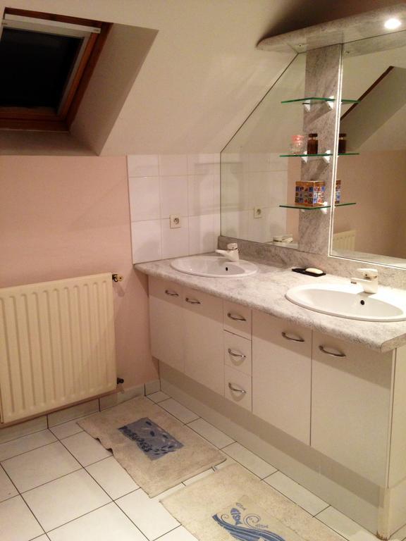 La Maison d'Amélie La Chapelle-Saint-Aubert Habitación foto